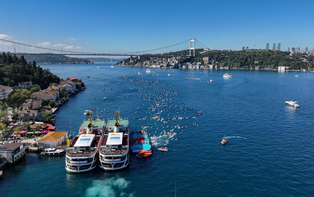 Yüzme yarışından görüntüler
