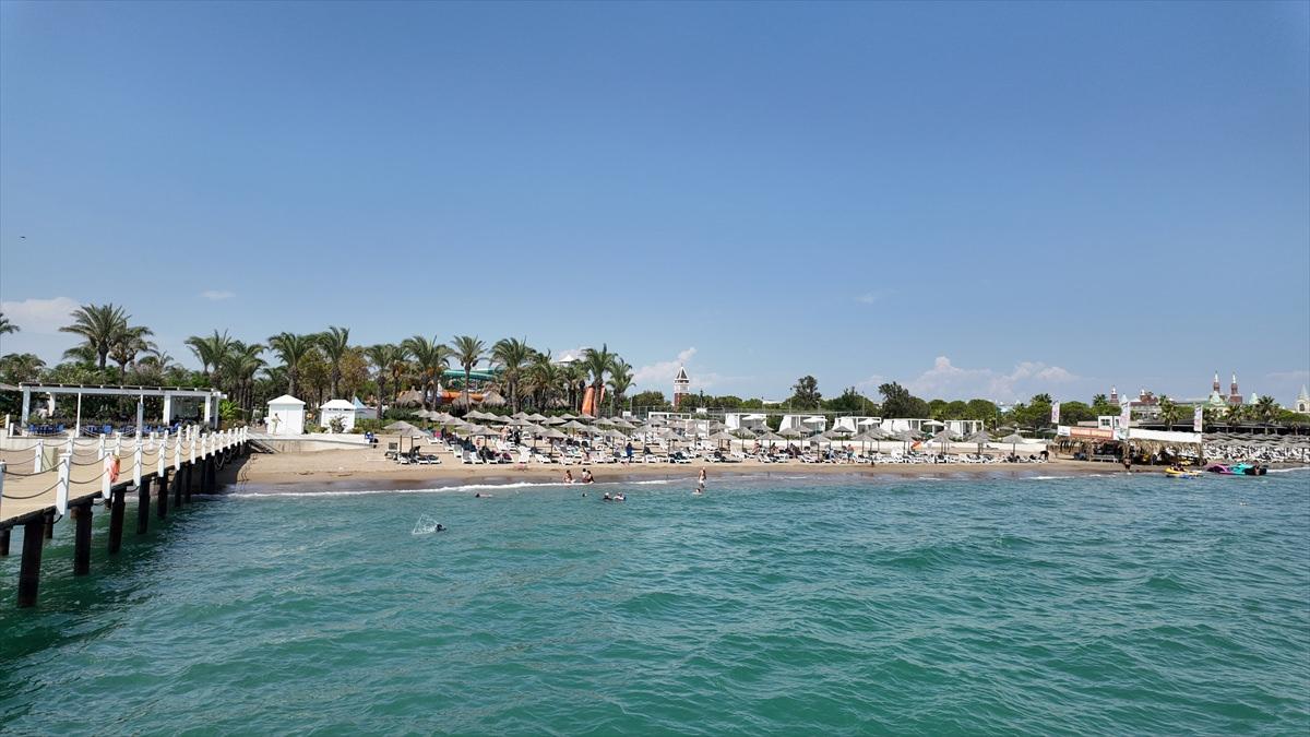 Antalya yine rekora koştu: 10 milyon turist barajı geçildi