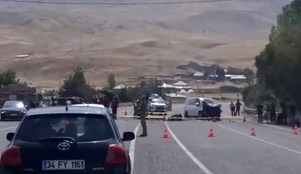 Van'da ara&ccedil;lar kafa kafaya &ccedil;arpıştı! &Ccedil;ok sayıda &ouml;l&uuml; ve yaralı var 