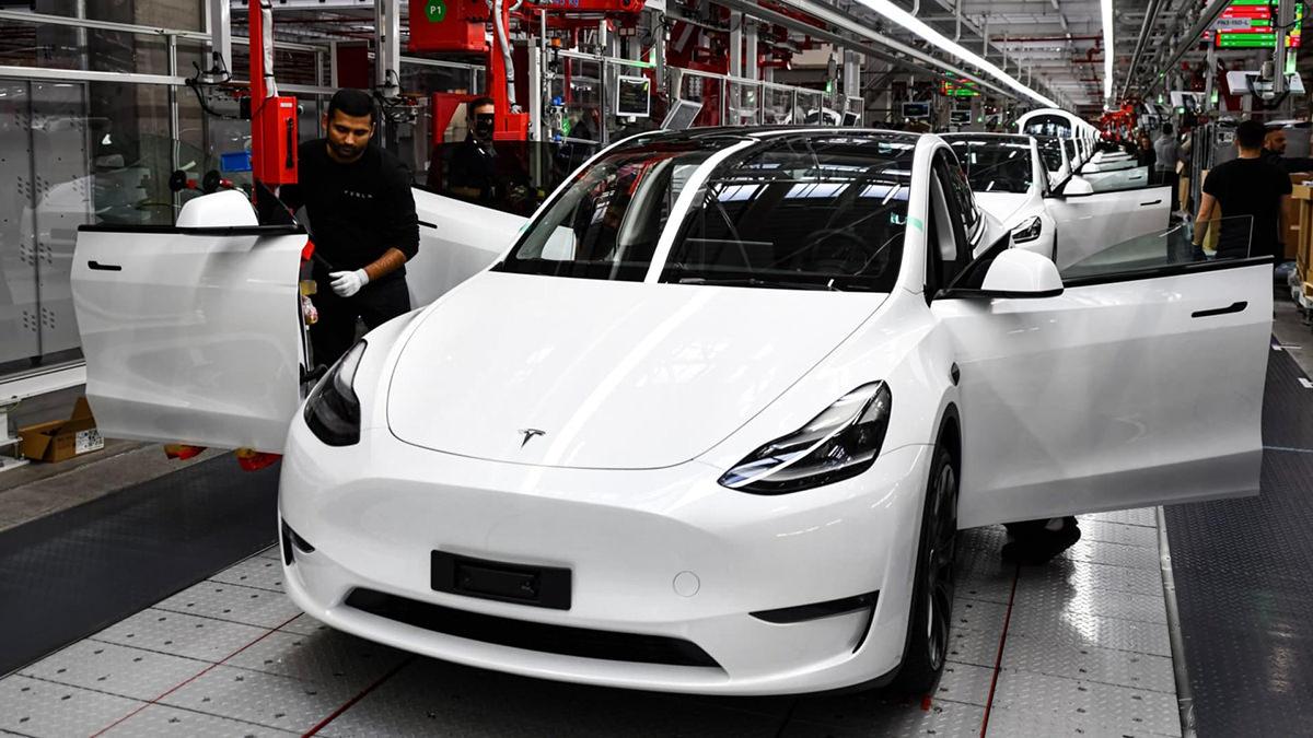 Tesla'nın Çin'deki Şanghay Gigafactory tesisinde üretilen Model 3 ve Model Y araçları geri çağırma kararının kapsamına alındı.
