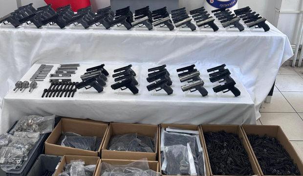 2 ilde silah ka&ccedil;ak&ccedil;ılığı operasyonu; 13 g&ouml;zaltı