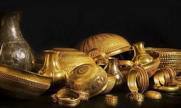 4 dakikada &ccedil;aldılar: Bronz &Ccedil;ağı'nın en b&uuml;y&uuml;k hazinesi kayıplara karıştı!