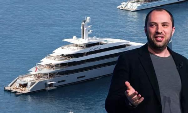 Whatsapp'ın kurucu ortağı Jan Koum'un milyon dolarlık l&uuml;ks yatı Bodrum'da!