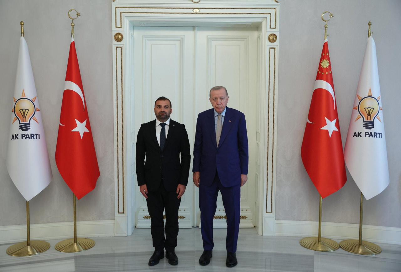 Cumhurbaşkanı Erdoğan ve Ardahan İl Başkanlığına atanan Hasan Şenel