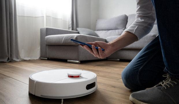  İhaneti robot s&uuml;p&uuml;rgeyle kanıtladı: Kendisi hapse girdi!