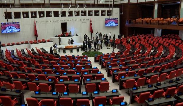 AK Parti harekete ge&ccedil;ti! Nafakadan &ccedil;alışma hayatına kadar yeni d&uuml;zenlemeler yolda