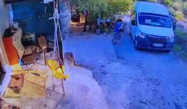 Antalya'da kahreden kaza: 1,5 yaşındaki oğlunun &ouml;l&uuml;m&uuml;ne sebep oldu