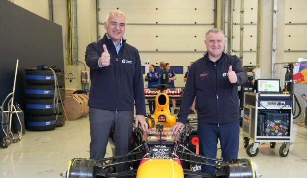 Bakan Ersoy m&uuml;jdeyi verdi: Formula 1 T&uuml;rkiye&rsquo;ye geri d&ouml;n&uuml;yor! İşte anlaşma s&uuml;resi