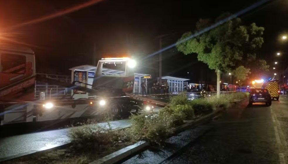 Fransa'nın Caen şehrinde bir aracın kalabalığın arasına dalması sonucu iki kişinin öldüğü ve bir düzine kişinin yaralandığı bildirildi.