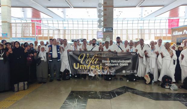 Konya&rsquo;da 'Vefa Umresi' sevinci! İlk kafile yola &ccedil;ıktı!