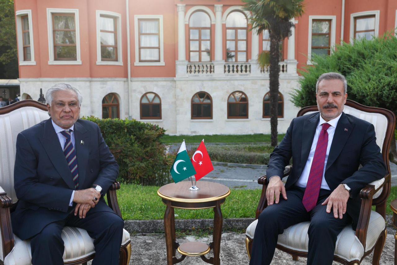 Hakan Fidan ve Ishaq Dar