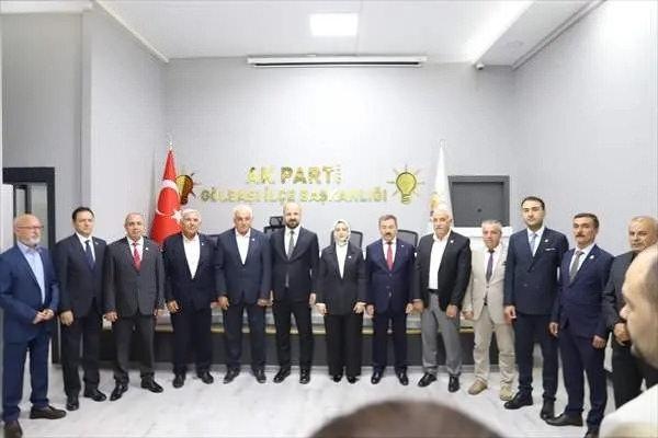 6 meclis üyesi AK Parti'ye katıldı. 