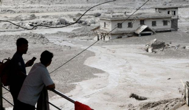 Nepal'deki sel felaketinin &uuml;rk&uuml;t&uuml;c&uuml; g&ouml;r&uuml;nt&uuml;leri ortaya &ccedil;ıktı