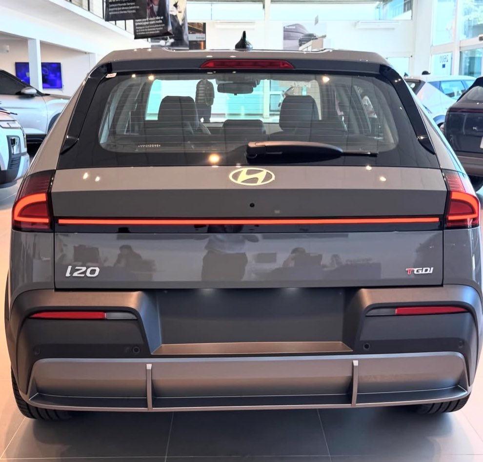 Yeni nesil Hyundai i20, crossover esintileri taşıyan tasarımıyla kış testleri sırasında ilk kez kamuflajsız görüntülendi.