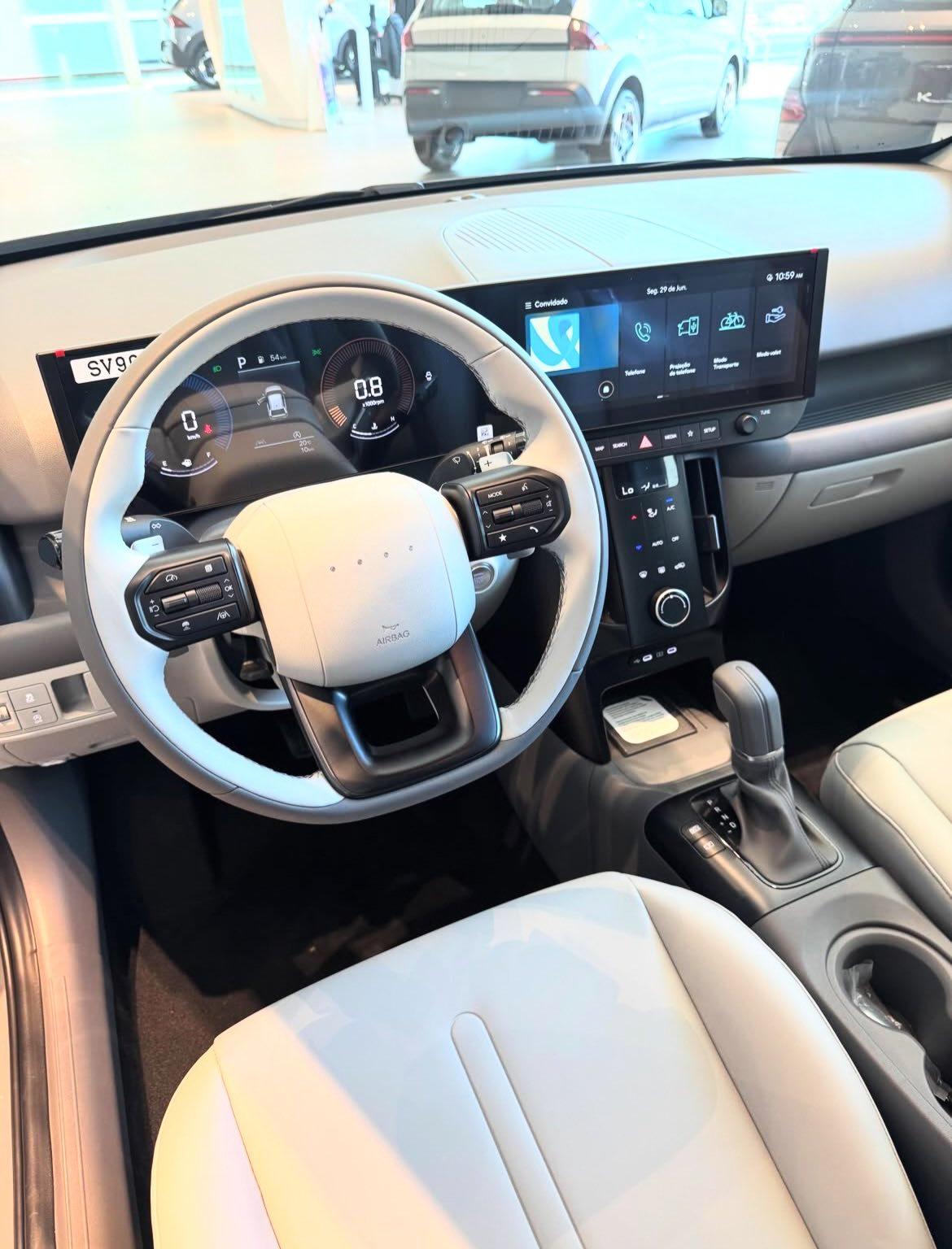 Yeni Hyundai i20, yenilenen dış tasarımının yanı sıra teknolojik kokpit özellikleriyle de öne çıkıyor.