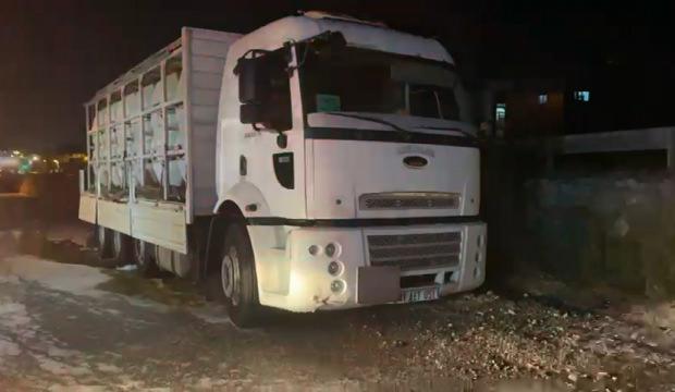 D-100 kara yolunda 'asit sızıntısı' alarmı: Trafiğe kapatıldı, 2 kişi yaralandı!