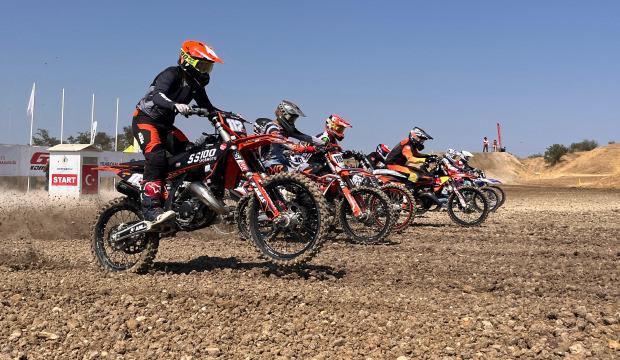 Tekirdağ'da d&uuml;zenlenen Balkan ve T&uuml;rkiye motokros şampiyonaları sona erdi