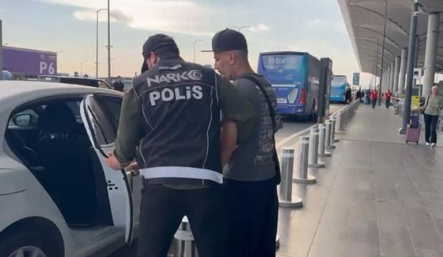 Manifest'in kurucusunun g&ouml;zaltındaki g&ouml;r&uuml;nt&uuml;s&uuml; ortaya &ccedil;ıktı: 10 milyonluk senet detayı!