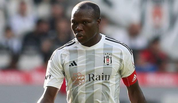 Transferde b&uuml;y&uuml;k s&uuml;rpriz! Vincent Aboubakar, TFF 1. Lig ekibine imza attı