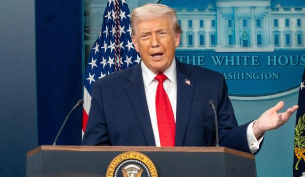 Trump'tan Kanada'ya yeni vergi hamlesi: Bizi yıllardır kazıkladılar