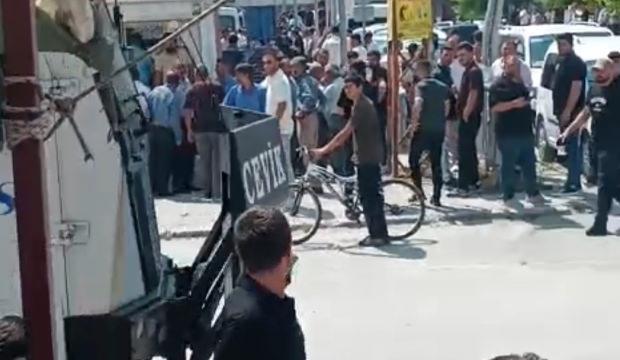 Van'da 2 aile birbirine girdi: Polisten TOMA ve gazlı m&uuml;dahale