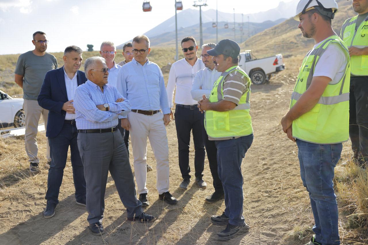 Kayseri Büyükşehir Belediye Başkanı Dr. Memduh Büyükkılıç, proje alanında inceleme yaptı.