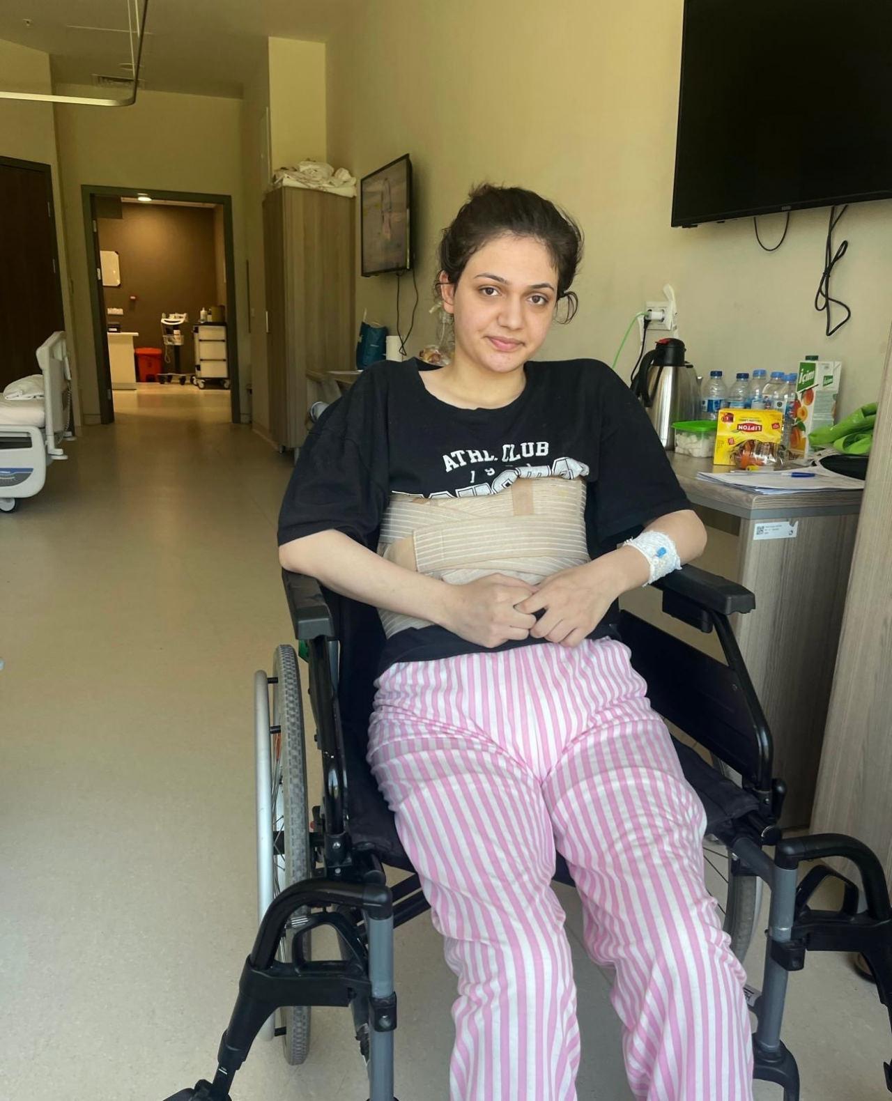 6'ncı kattan düşen, doktorların 'yürüyemez' dediği üniversiteli Ceylan, ayağa kalktı.