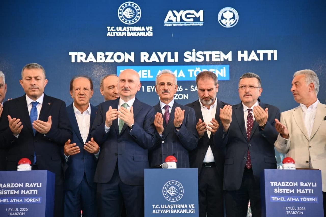 Ulaştırma ve Altyapı Bakanı Abdulkadir Uraloğlu, Trabzon Valisi Tahir Şahin, AK Parti Trabzon Milletvekilleri, Trabzon Büyükşehir Belediye Başkanı Ahmet Metin Genç, ilçe belediye başkanları, siyasi partilerin il ve ilçe temsilcileri