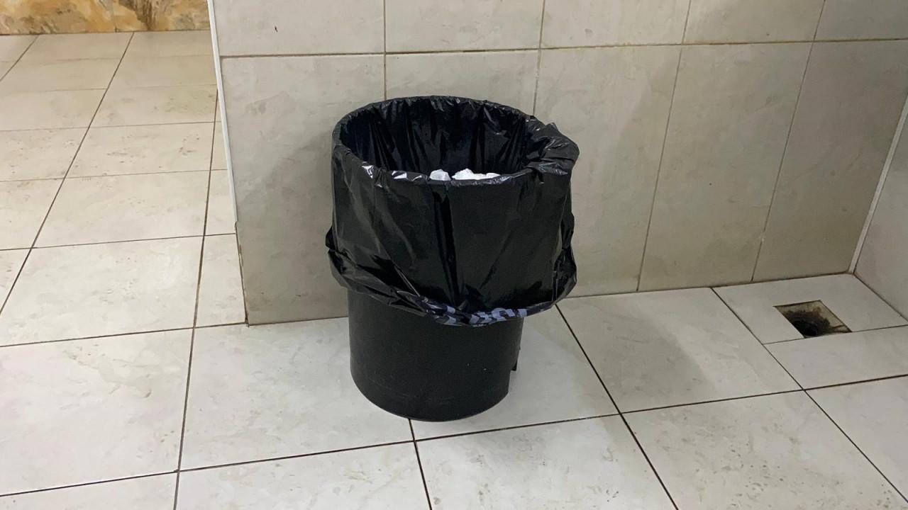 Bebeğin atıldığı çöp kovası. 