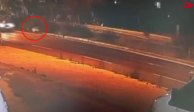 Otomobilin &ccedil;arptığı &ccedil;ocuk ağır yaralandı; kaza kamerada