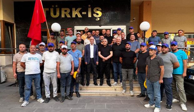 Alacakları &ouml;denen Doruk Madencilik mağduru iş&ccedil;iler, Başkan Atalay'a teşekk&uuml;r etti