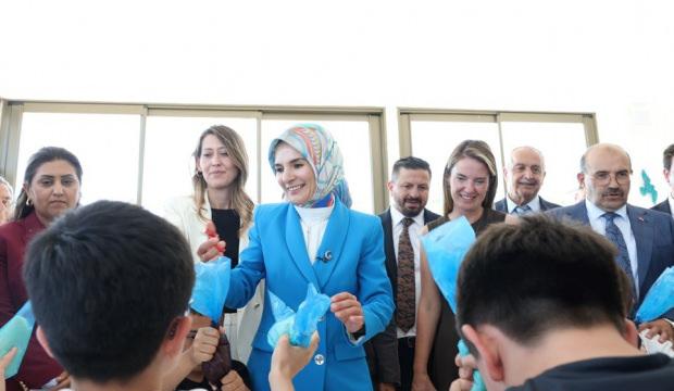 Bakan G&ouml;ktaş, KALBEN &Ccedil;ocuk K&ouml;y&uuml;&rsquo;n&uuml; ziyaret etti