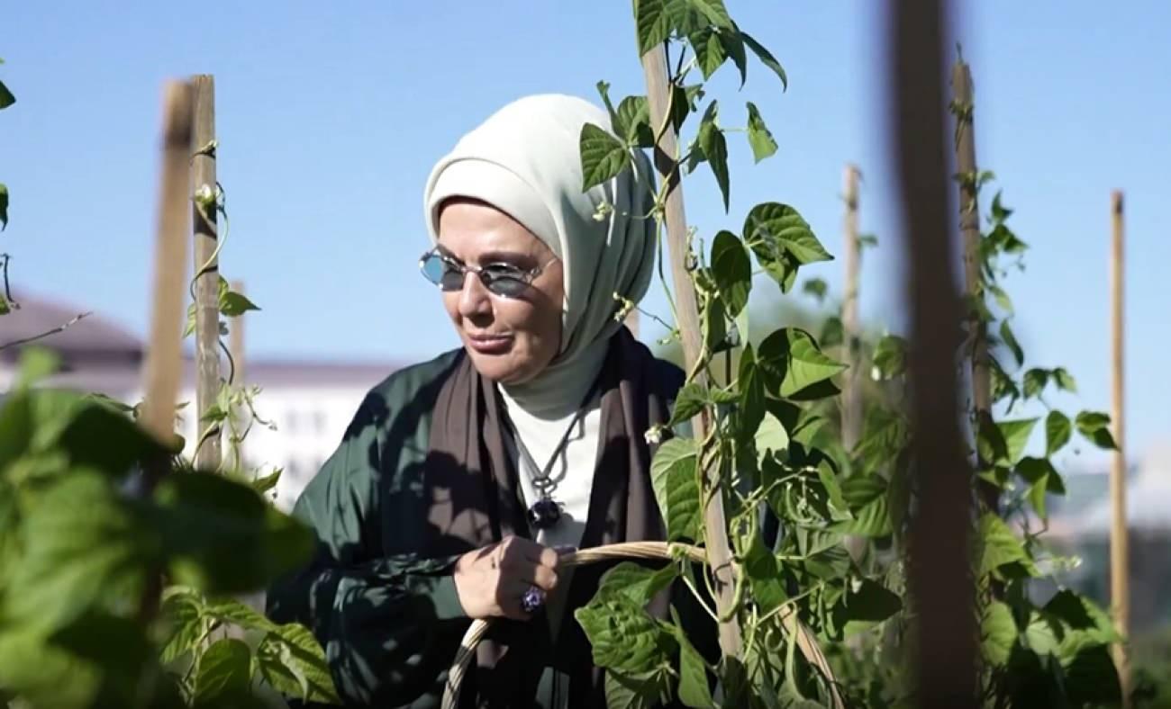 Emine Erdoğan, Mill&icirc; Botanik Bah&ccedil;esi&rsquo;ni ziyaret etti: &ldquo;Bitki hazinemizi korumak &ccedil;ok kıymetli&rdquo;