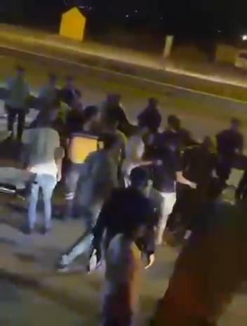 Yolun karşısına geçerken otomobil çarptı: 1'i ağır 2 yaralı