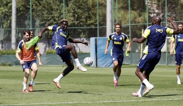 Fenerbah&ccedil;e'de Roma mesaisi başladı!