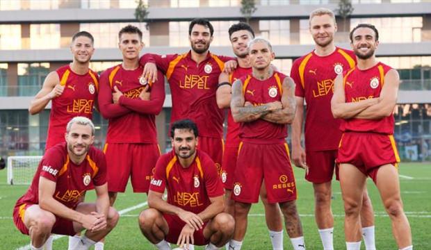 Galatasaray'da gece yarısı ayrılık! &Uuml;lkesine d&ouml;n&uuml;yor