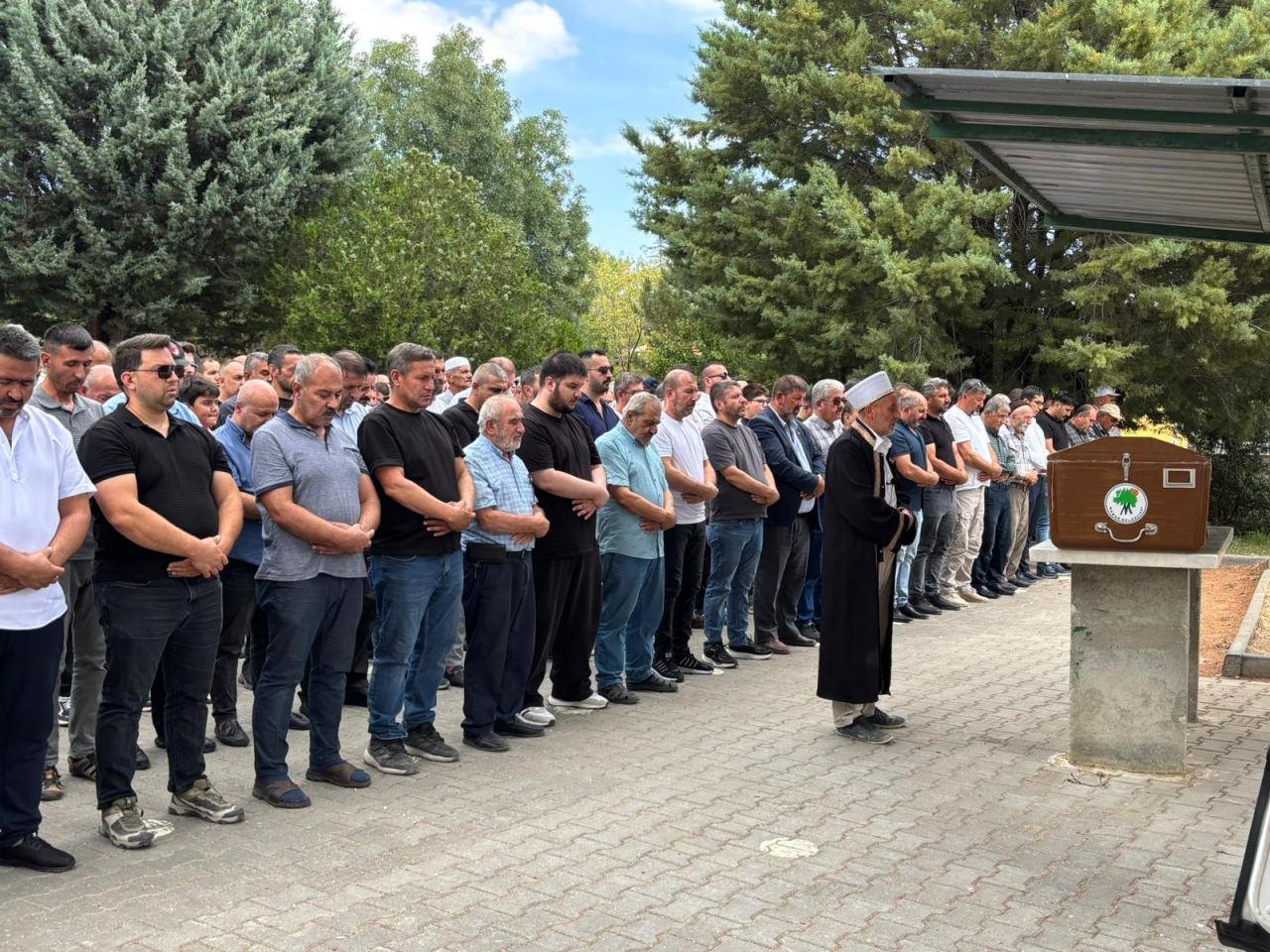 İsmail Küçükerdoğan için cenaze namazı kılındı.