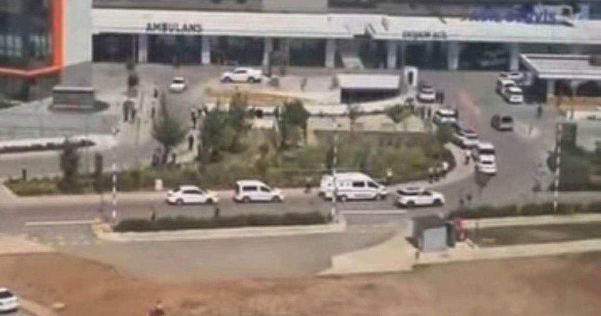 Kayıp olarak aranan şahıs hastane bahçesinde ölü bulundu.