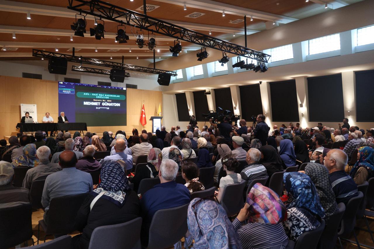 Konya'da Vefa Umresi Projesi'nde 3'üncü kura çekimi yapıldı.