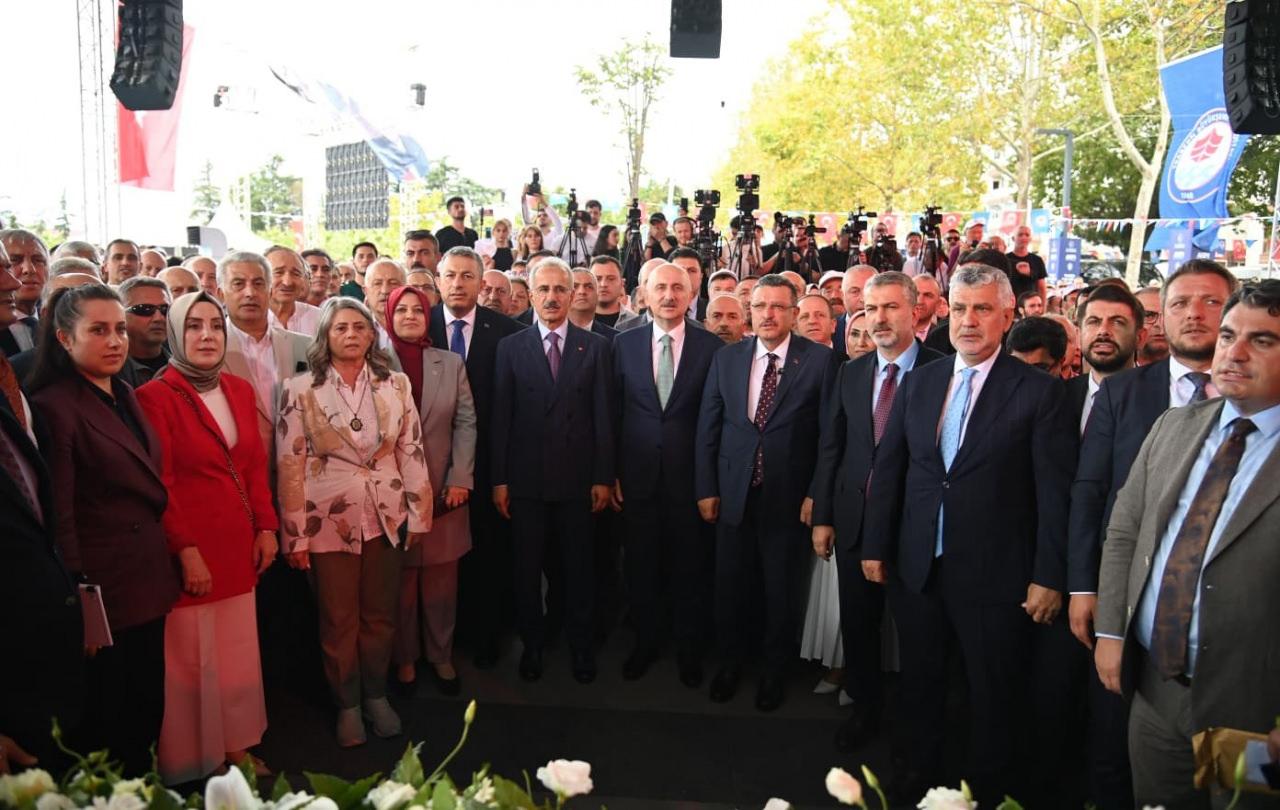 Temel atma töreni sonrası bir kare