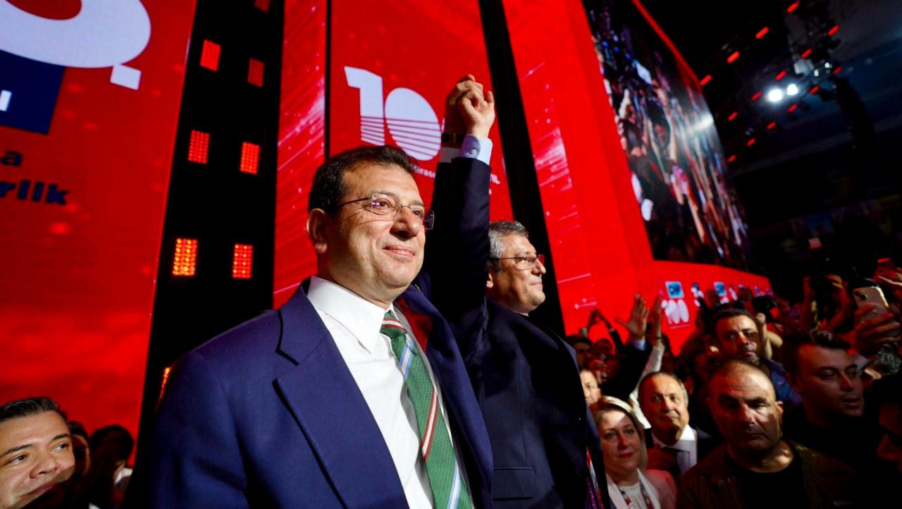 Ekrem İmamoğlu ve Özgür Özel