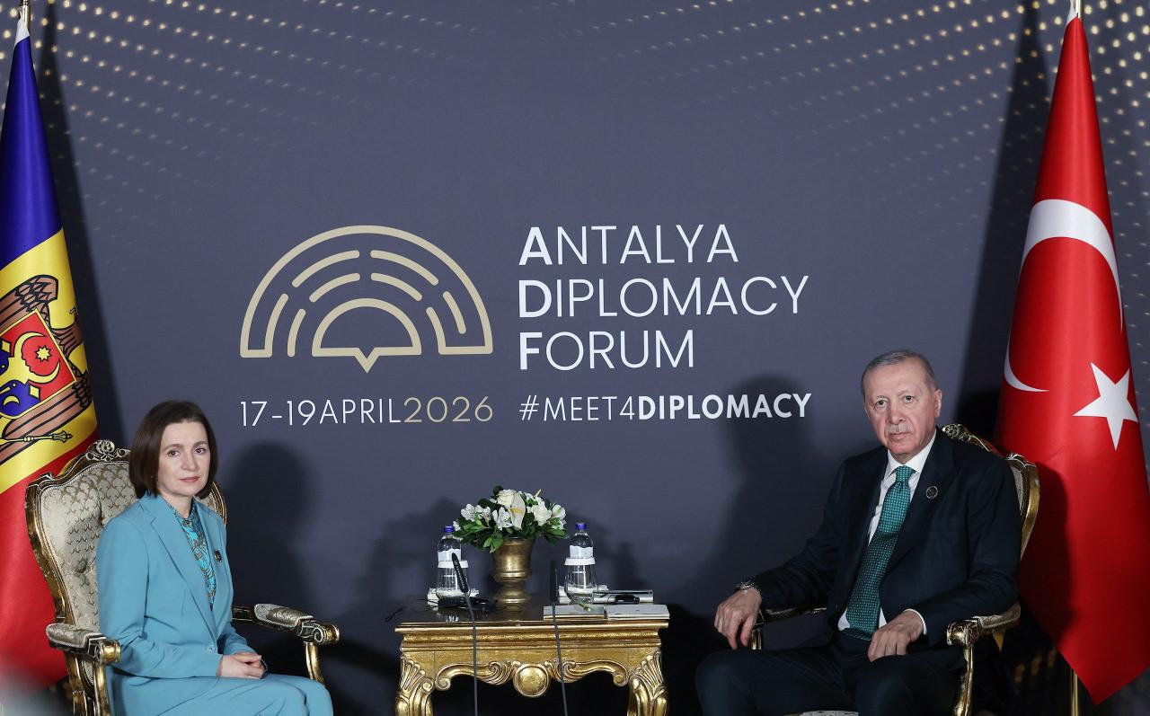 Cumhurbaşkanı Recep Tayyip Erdoğan, 17-19 Nisan tarihlerinde düzenlenen Antalya Diplomasi Forumu'nda Moldova Cumhurbaşkanı Maia Sandu'yu ve heyetini ağırlamıştı.