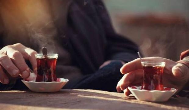 Sabah akşam i&ccedil;iyoruz ama bu faydalarını bilmiyoruz: G&uuml;nde 2 fincan yeterli!
