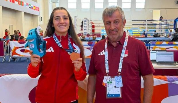 Sakaryalı milli boks&ouml;r, İtalya'dan bronz madalya ile d&ouml;n&uuml;yor