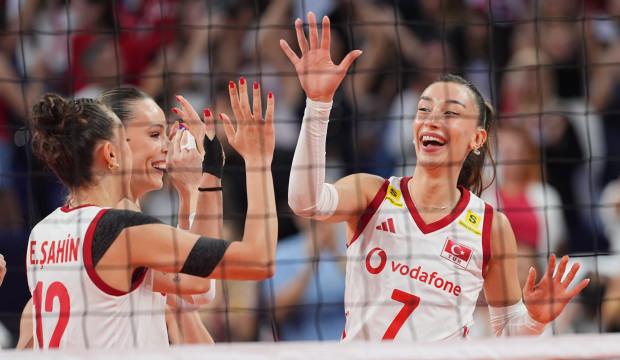 Filenin Sultanları, CEV Avrupa Şampiyonası'nda finale y&uuml;kseldi
