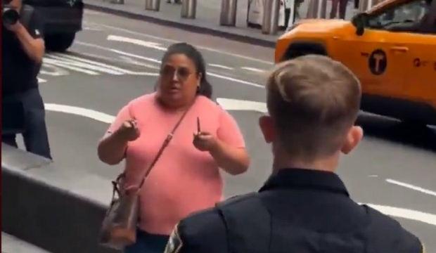 Times Meydanı'nda dehşet: &Uuml;nl&uuml; bankanın başkan yardımcısı &ouml;ld&uuml;r&uuml;ld&uuml;!