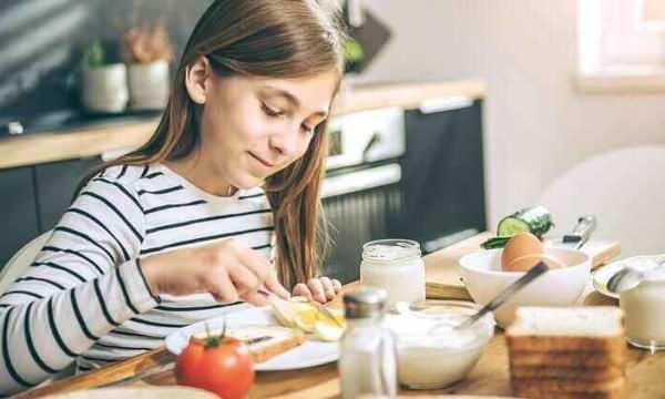 Okullar a&ccedil;ılmadan &ouml;nce uzmanlardan kahvaltı uyarısı! &Ccedil;ocuklarda obezite riskini arttırıyor!
