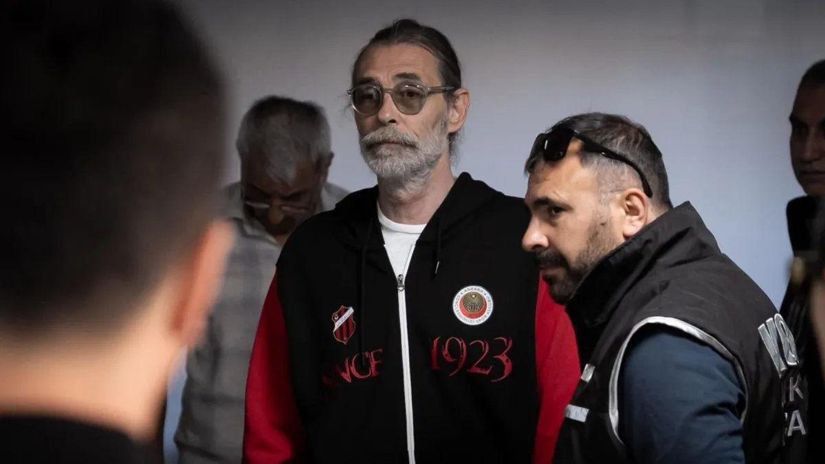 Erdal Beşikçioğlu