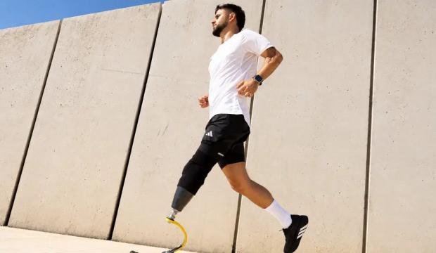 Adidas 'tek ayakkabı' reklamı sonrası &ouml;z&uuml;r diledi