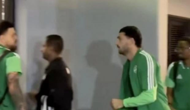 Alaycı paylaşım sonrası Merih Demiral &ccedil;ılgına d&ouml;nd&uuml;! Rakip takımın soyunma odasını bastı